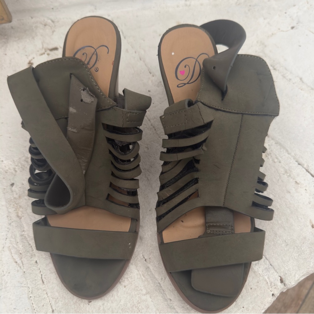 Seychelles Olive Strappy Sandals Cone Heel Slingback Size 7